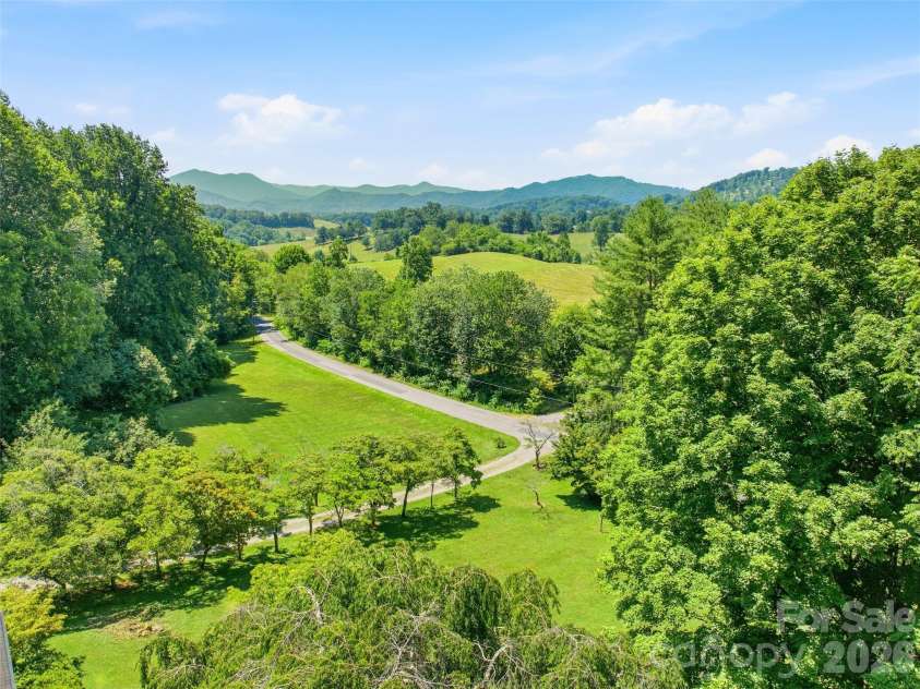 252 Big Stomp Road, Waynesville, NC 28786.  MLS# CAR4399096, YatesRealty ID 34301. 