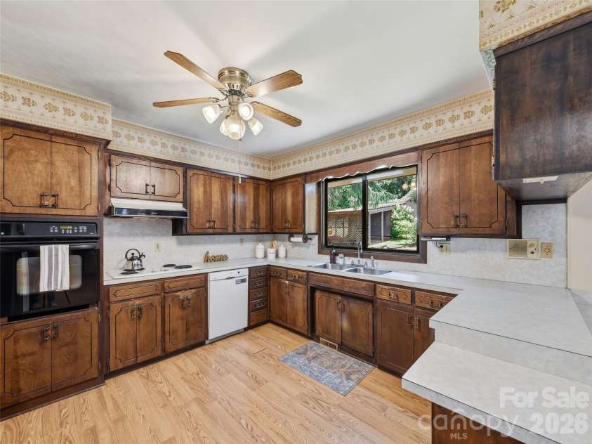 252 Big Stomp Road, Waynesville, NC 28786.  MLS# CAR4399096, YatesRealty ID 34301. 