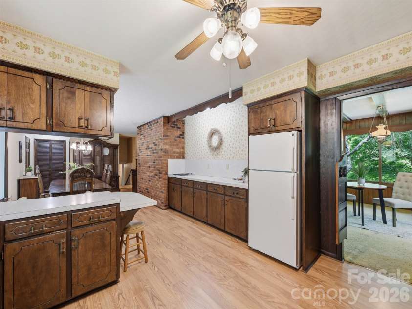252 Big Stomp Road, Waynesville, NC 28786.  MLS# CAR4399096, YatesRealty ID 34301. 