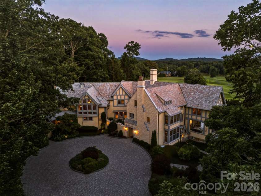 7 Stuyvesant Road, Biltmore Forest, NC 28803.  MLS# CAR4399197, YatesRealty ID 34302. 