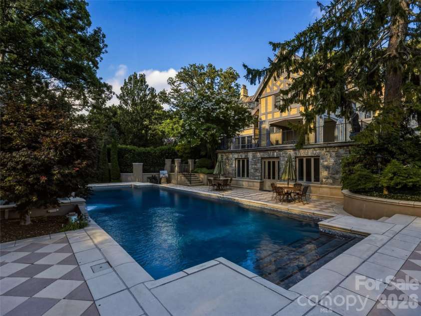 7 Stuyvesant Road, Biltmore Forest, NC 28803.  MLS# CAR4399197, YatesRealty ID 34302. 