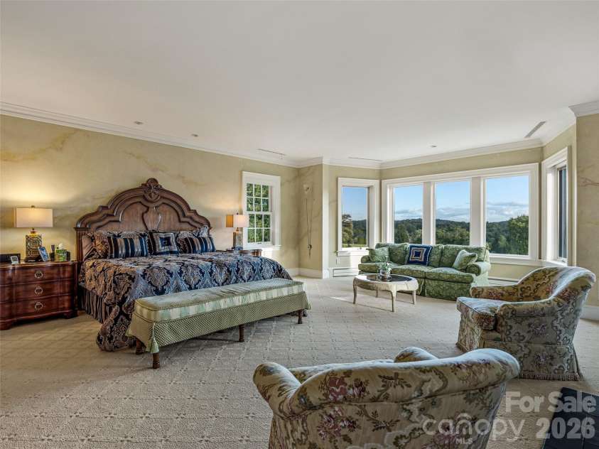 7 Stuyvesant Road, Biltmore Forest, NC 28803.  MLS# CAR4399197, YatesRealty ID 34302. 