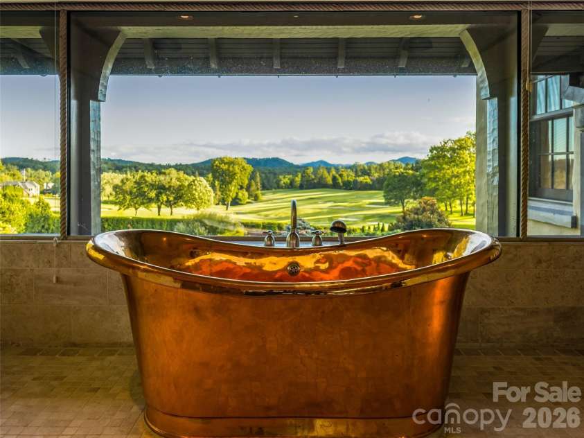 7 Stuyvesant Road, Biltmore Forest, NC 28803.  MLS# CAR4399197, YatesRealty ID 34302. Primary bath