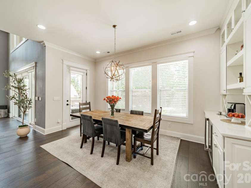 2008 Kenmere Lane, Charlotte, NC 28270.  MLS# CAR4392022, YatesRealty ID 34303. Breakfast area
