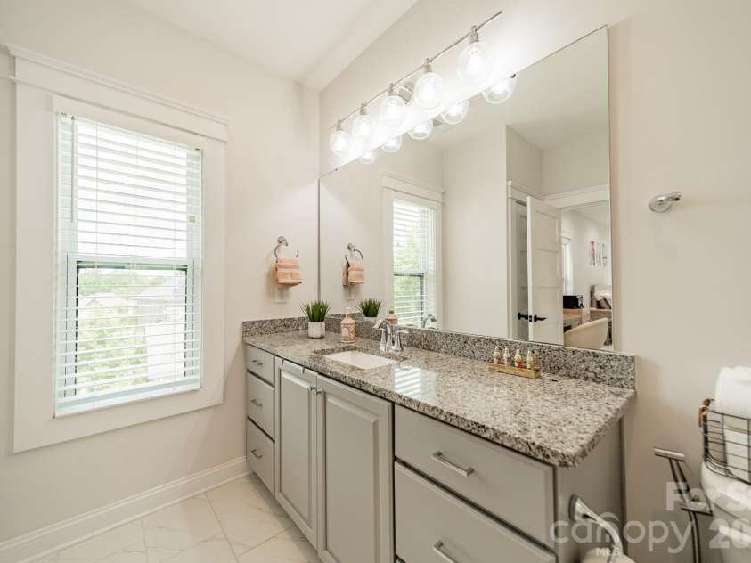 2008 Kenmere Lane, Charlotte, NC 28270.  MLS# CAR4392022, YatesRealty ID 34303. Secondary bathroom