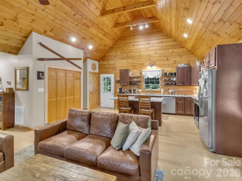 49 Brandywine Road, Waynesville, NC 28786.  MLS# CAR4395907, YatesRealty ID 34304. 