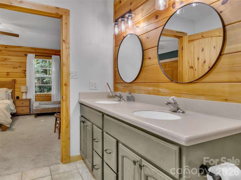 49 Brandywine Road, Waynesville, NC 28786.  MLS# CAR4395907, YatesRealty ID 34304. 