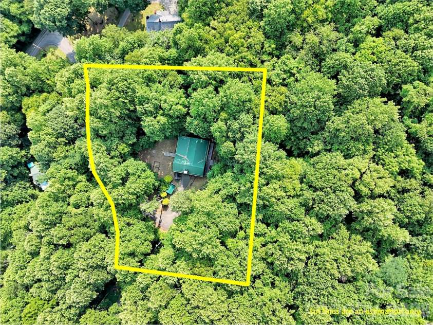 49 Brandywine Road, Waynesville, NC 28786.  MLS# CAR4395907, YatesRealty ID 34304. 