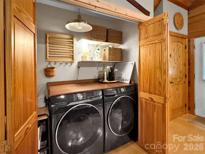 49 Brandywine Road, Waynesville, NC 28786.  MLS# CAR4395907, YatesRealty ID 34304. Washer/dryer conveys