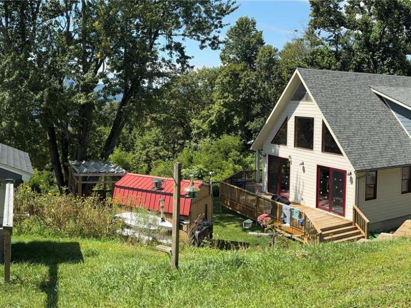1856 Cabbage Patch Road, Burnsville, NC 28714.  MLS# CAR4293674, YatesRealty ID 34306. 