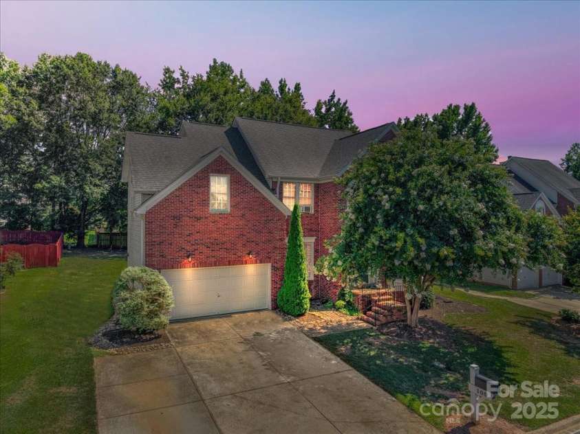 100 Birchleaf Lane, Greer, SC 29650.  MLS# CAR4294243, YatesRealty ID 34307. 