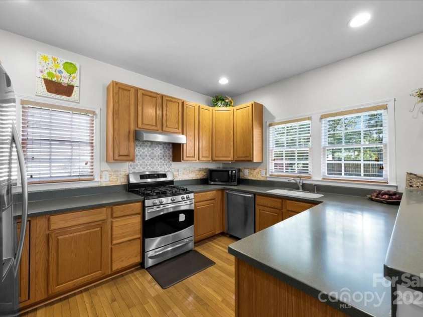 100 Birchleaf Lane, Greer, SC 29650.  MLS# CAR4294243, YatesRealty ID 34307. 