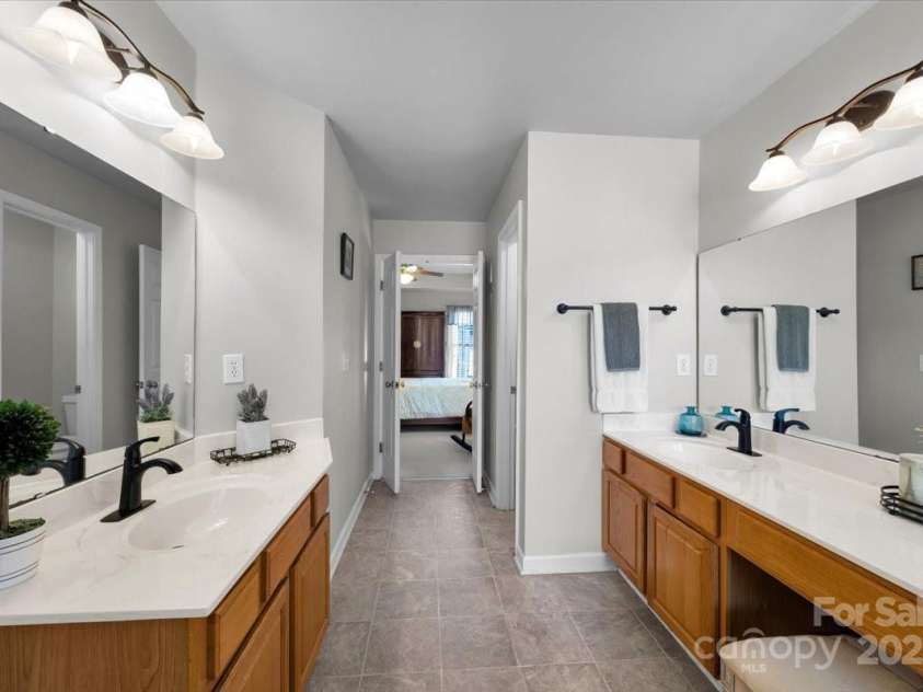 100 Birchleaf Lane, Greer, SC 29650.  MLS# CAR4294243, YatesRealty ID 34307. 