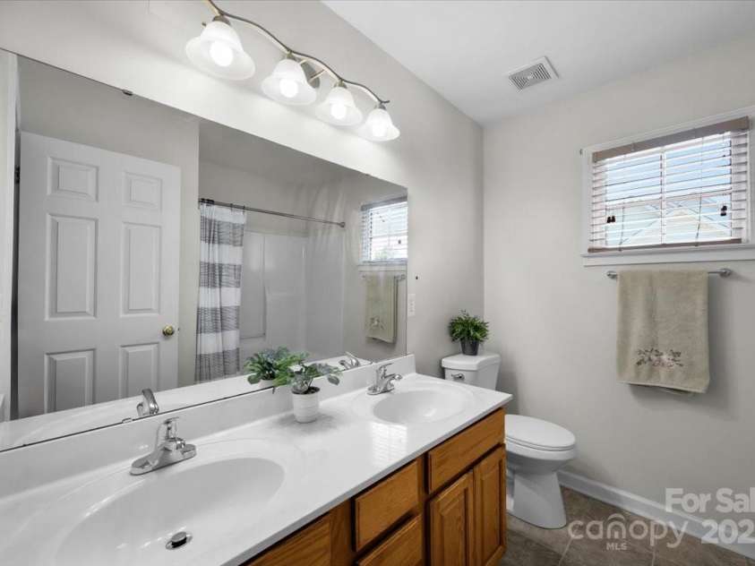 100 Birchleaf Lane, Greer, SC 29650.  MLS# CAR4294243, YatesRealty ID 34307. 