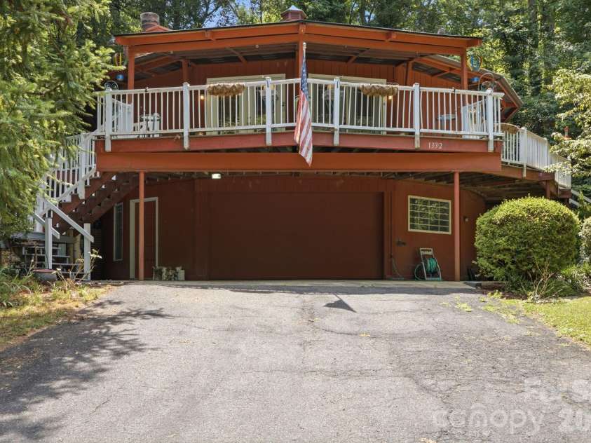 1332 Fairway Drive, Newton, NC 28658.  MLS# CAR4396972, YatesRealty ID 34307. 