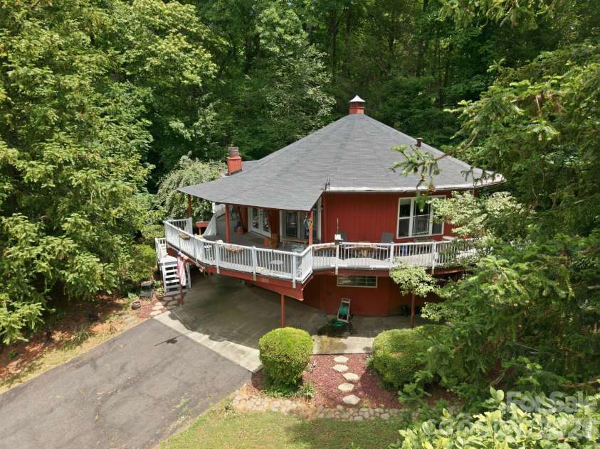 1332 Fairway Drive, Newton, NC 28658.  MLS# CAR4396972, YatesRealty ID 34307. 