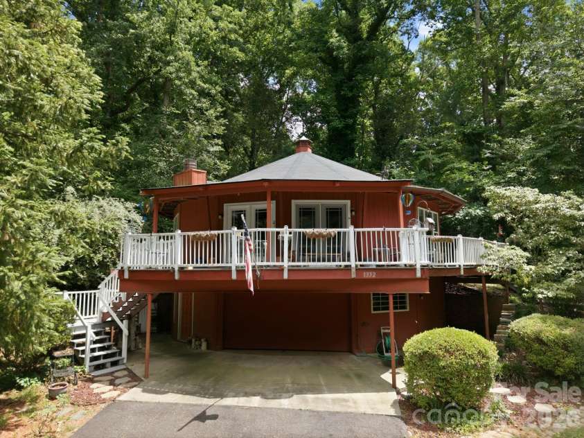 1332 Fairway Drive, Newton, NC 28658.  MLS# CAR4396972, YatesRealty ID 34307. 