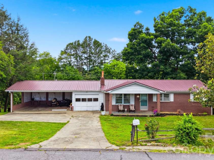 4219 Benfield Drive, Hudson, NC 28638.  MLS# CAR4397025, YatesRealty ID 34308. 
