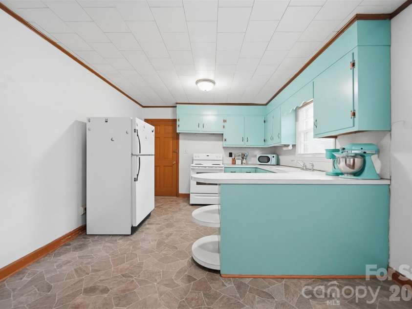 4219 Benfield Drive, Hudson, NC 28638.  MLS# CAR4397025, YatesRealty ID 34308. 