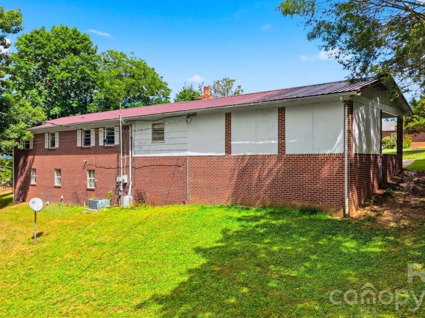 4219 Benfield Drive, Hudson, NC 28638.  MLS# CAR4397025, YatesRealty ID 34308. 
