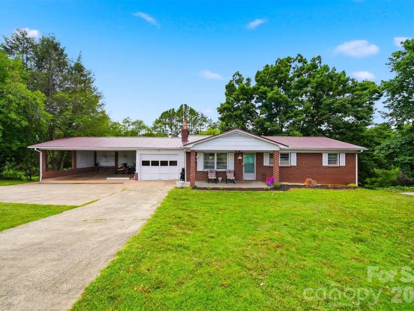 4219 Benfield Drive, Hudson, NC 28638.  MLS# CAR4397025, YatesRealty ID 34308. 