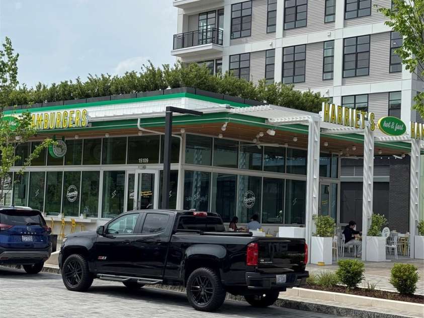 15355 Ballancroft Parkway, Charlotte, NC 28277.  MLS# CAR4296263, YatesRealty ID 34309. Ballantyne Bowl