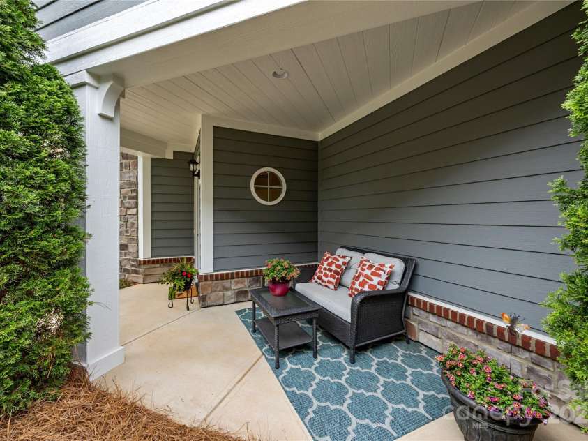 17112 Courtside Landing Drive, Cornelius, NC 28031.  MLS# CAR4263248, YatesRealty ID 34310. 