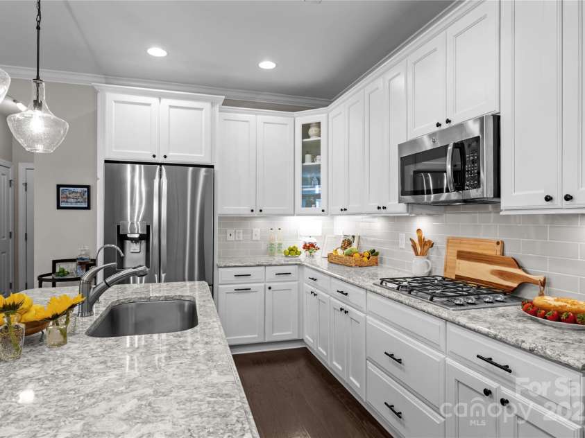 17112 Courtside Landing Drive, Cornelius, NC 28031.  MLS# CAR4263248, YatesRealty ID 34310. 