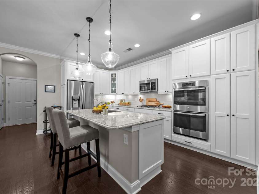 17112 Courtside Landing Drive, Cornelius, NC 28031.  MLS# CAR4263248, YatesRealty ID 34310. 