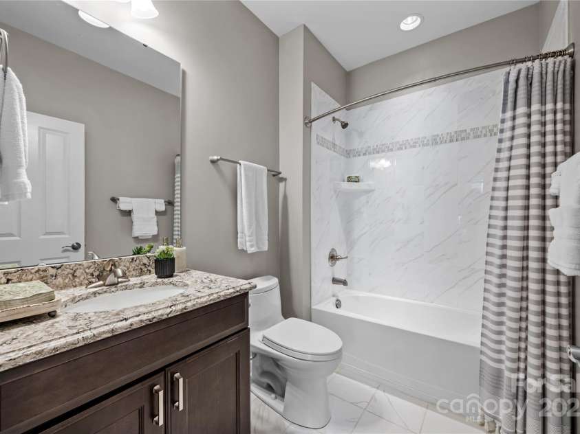17112 Courtside Landing Drive, Cornelius, NC 28031.  MLS# CAR4263248, YatesRealty ID 34310. 