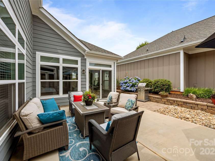 17112 Courtside Landing Drive, Cornelius, NC 28031.  MLS# CAR4263248, YatesRealty ID 34310. 