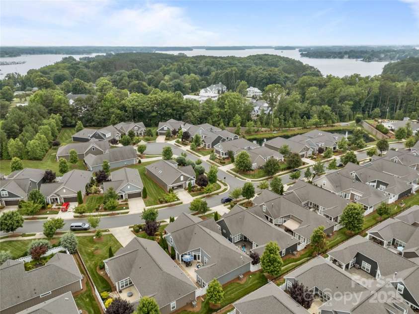 17112 Courtside Landing Drive, Cornelius, NC 28031.  MLS# CAR4263248, YatesRealty ID 34310. 