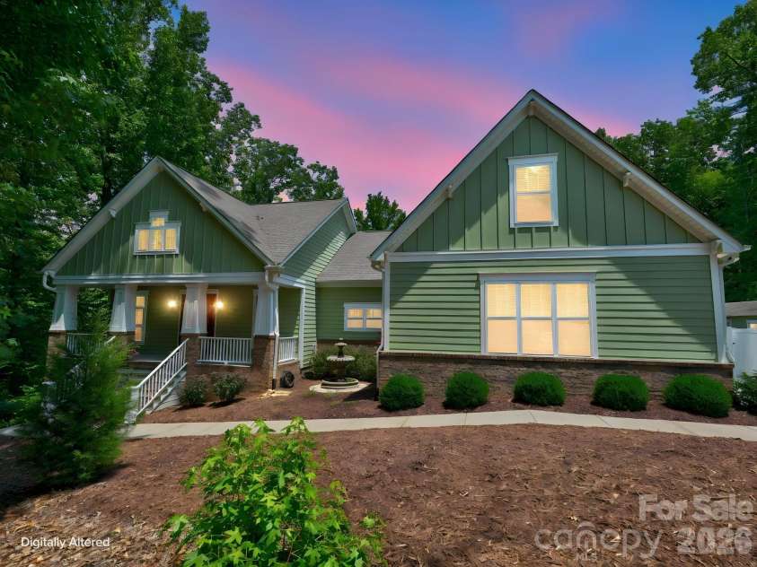 9560 Regent Drive, Davidson, NC 28036.  MLS# CAR4397866, YatesRealty ID 34310. 