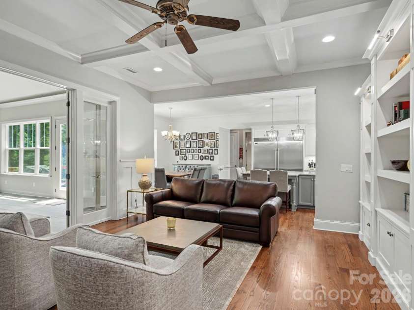 9560 Regent Drive, Davidson, NC 28036.  MLS# CAR4397866, YatesRealty ID 34310. Large great room open to sunroom and kitchen