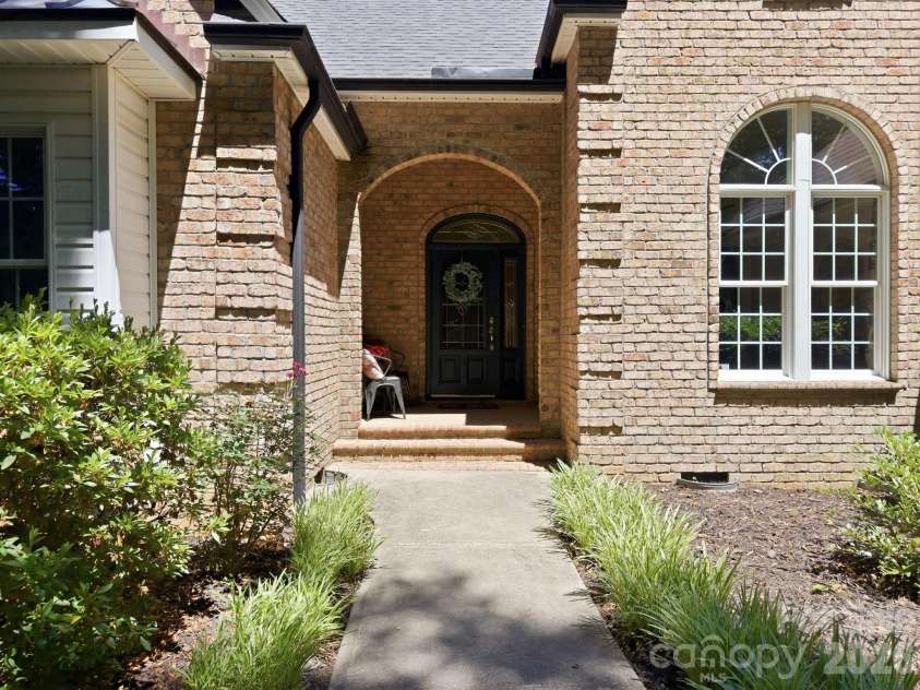 755 Lake Wright Road, China Grove, NC 28023.  MLS# CAR4395859, YatesRealty ID 34311. Welcoming entryway 