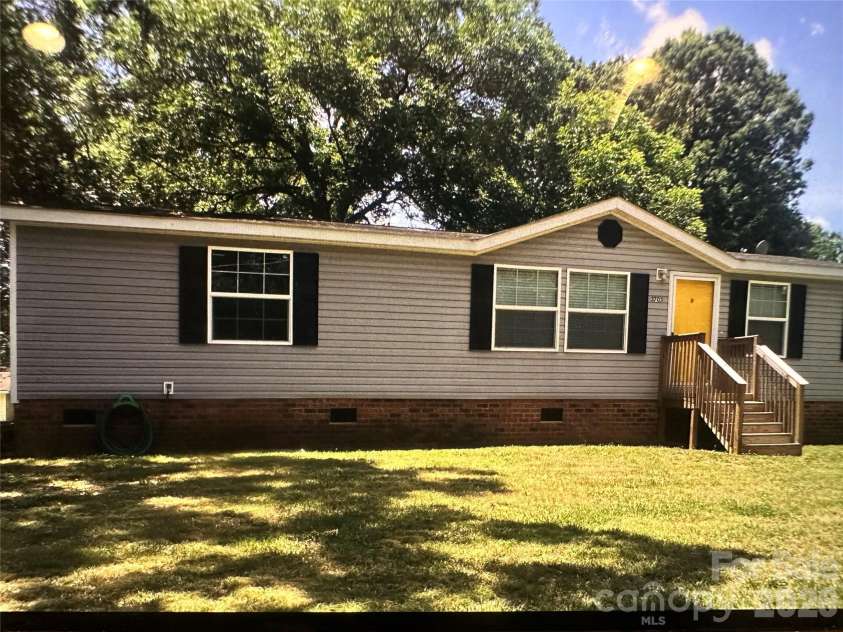 3705 Avondale Lane, Monroe, NC 28110.  MLS# CAR4397850, YatesRealty ID 34312. 2015 DoubleWide on Avondale