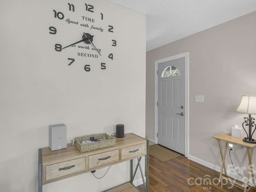 217 Lakewood Drive, Pickens, SC 29671.  MLS# CAR4395210, YatesRealty ID 34313. 