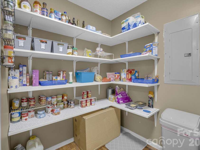 217 Lakewood Drive, Pickens, SC 29671.  MLS# CAR4395210, YatesRealty ID 34313. 
