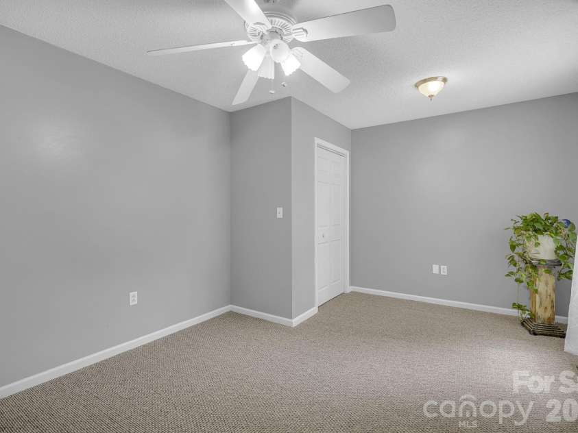 217 Lakewood Drive, Pickens, SC 29671.  MLS# CAR4395210, YatesRealty ID 34313. 