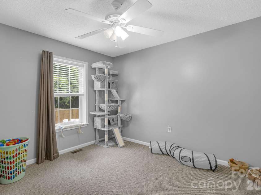 217 Lakewood Drive, Pickens, SC 29671.  MLS# CAR4395210, YatesRealty ID 34313. 