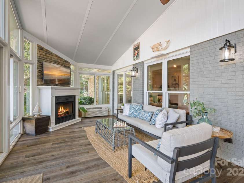 1350 Strawberry Lane, Denver, NC 28037.  MLS# CAR4293341, YatesRealty ID 34314. 