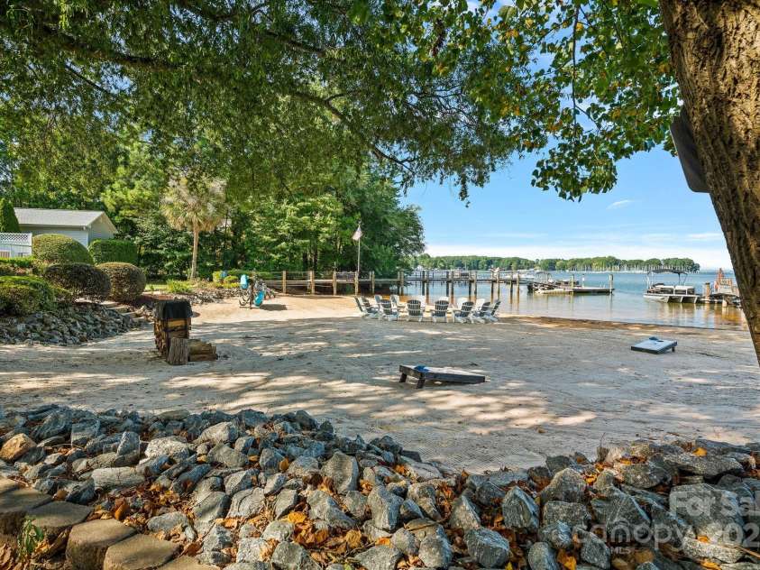 1350 Strawberry Lane, Denver, NC 28037.  MLS# CAR4293341, YatesRealty ID 34314. 