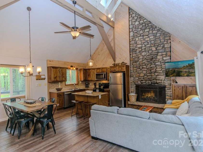 114 Locust Ridge Road, Beech Mountain, NC 28604.  MLS# CAR4295820, YatesRealty ID 34315. 