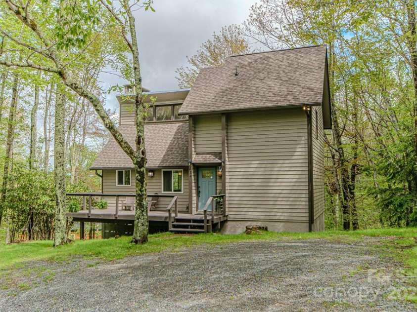 114 Locust Ridge Road, Beech Mountain, NC 28604.  MLS# CAR4295820, YatesRealty ID 34315. 