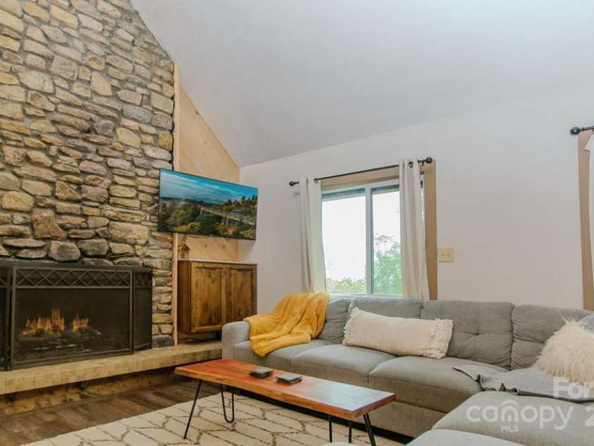 114 Locust Ridge Road, Beech Mountain, NC 28604.  MLS# CAR4295820, YatesRealty ID 34315. 