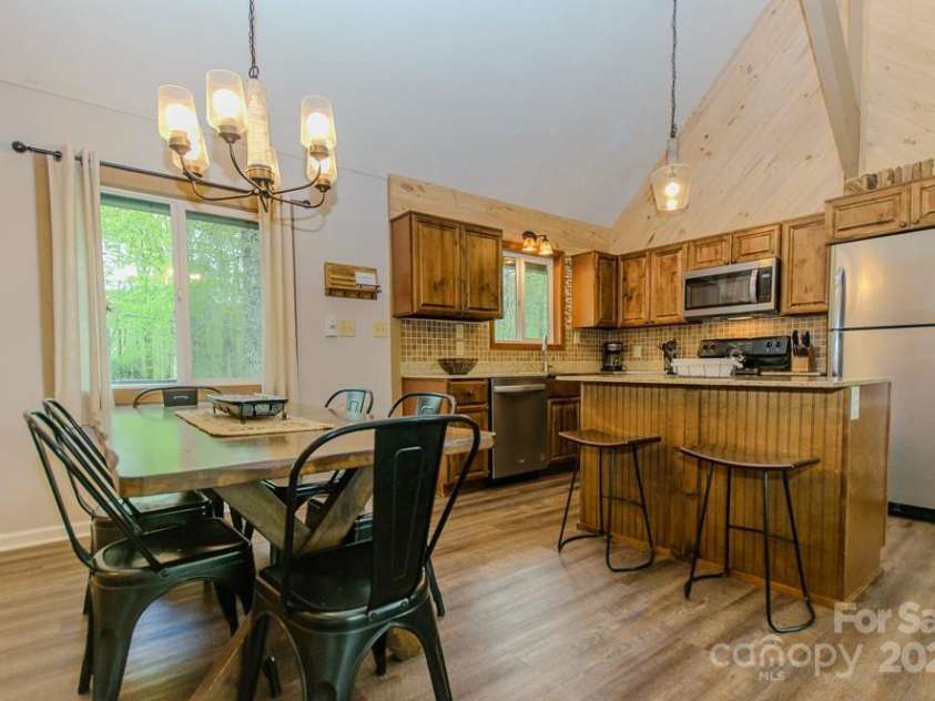 114 Locust Ridge Road, Beech Mountain, NC 28604.  MLS# CAR4295820, YatesRealty ID 34315. 