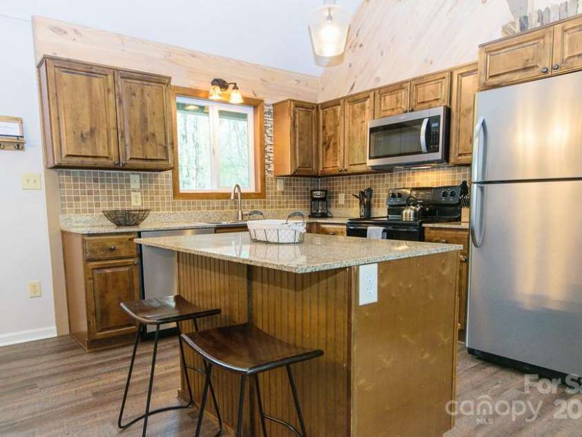 114 Locust Ridge Road, Beech Mountain, NC 28604.  MLS# CAR4295820, YatesRealty ID 34315. 