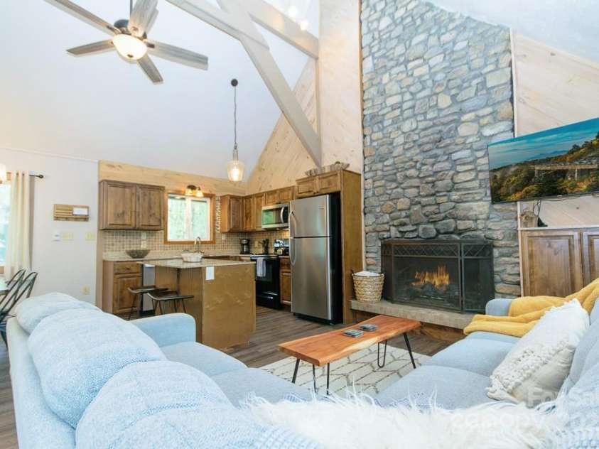 114 Locust Ridge Road, Beech Mountain, NC 28604.  MLS# CAR4295820, YatesRealty ID 34315. 