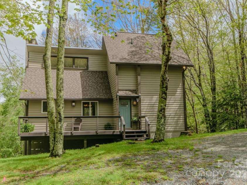 114 Locust Ridge Road, Beech Mountain, NC 28604.  MLS# CAR4295820, YatesRealty ID 34315. Front exterior of home