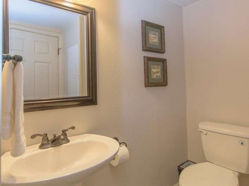 114 Locust Ridge Road, Beech Mountain, NC 28604.  MLS# CAR4295820, YatesRealty ID 34315. Half bath on main level